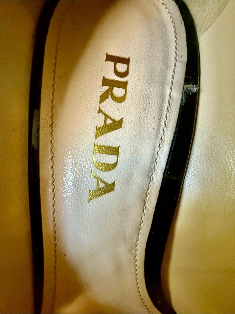 Prada Black Patent Leather Pointed Toe Pumps with Bow $300 size 8.5